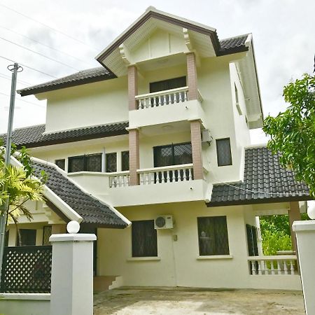 Taman Mawar Bandar Seri Begawan Exterior foto